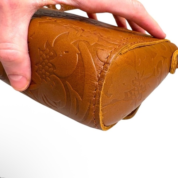 Portland leather metro mini embossed leathe crossbody bag embossed brown leather - Picture 6 of 10